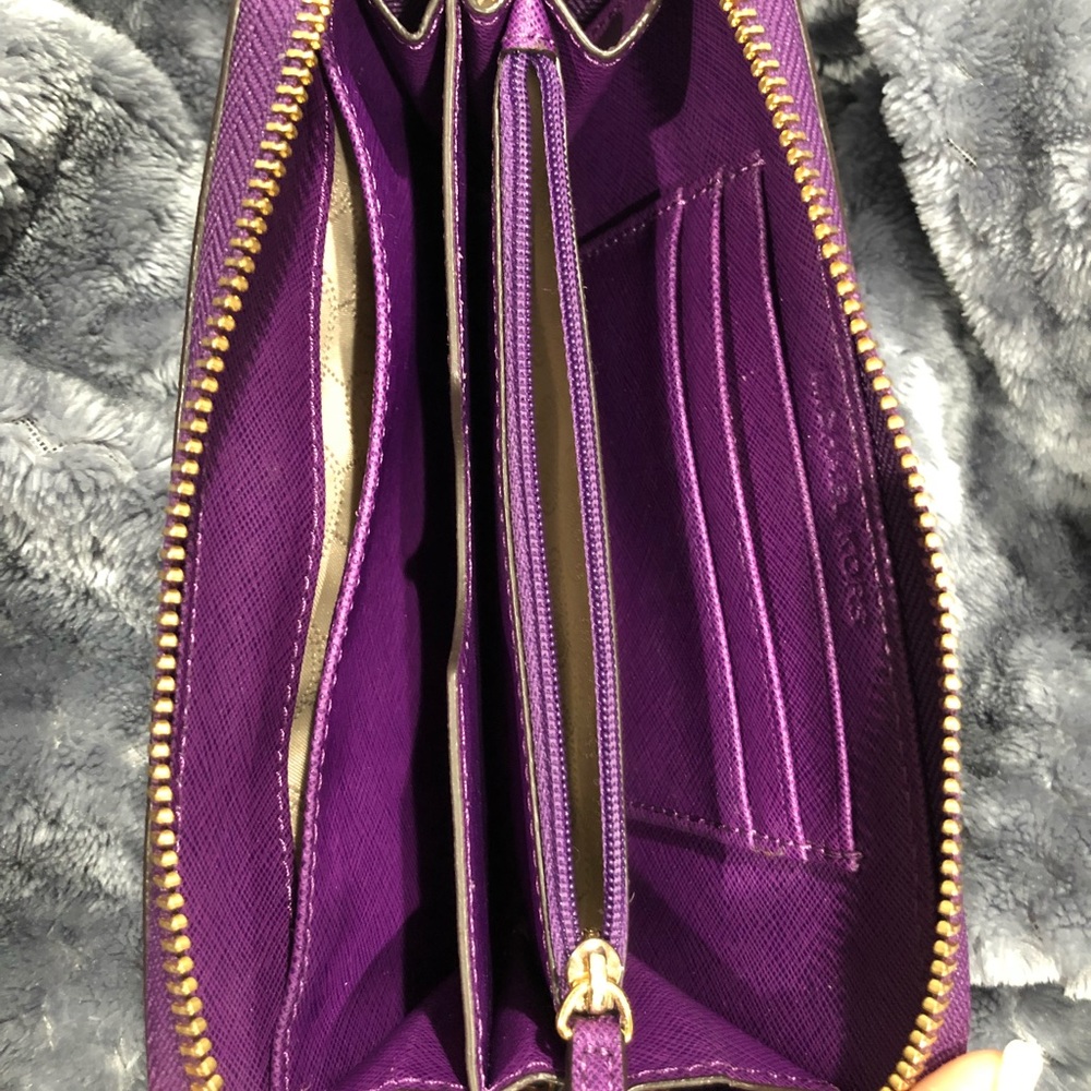 New - Michael Kors Wallet - Picture 2 of 3